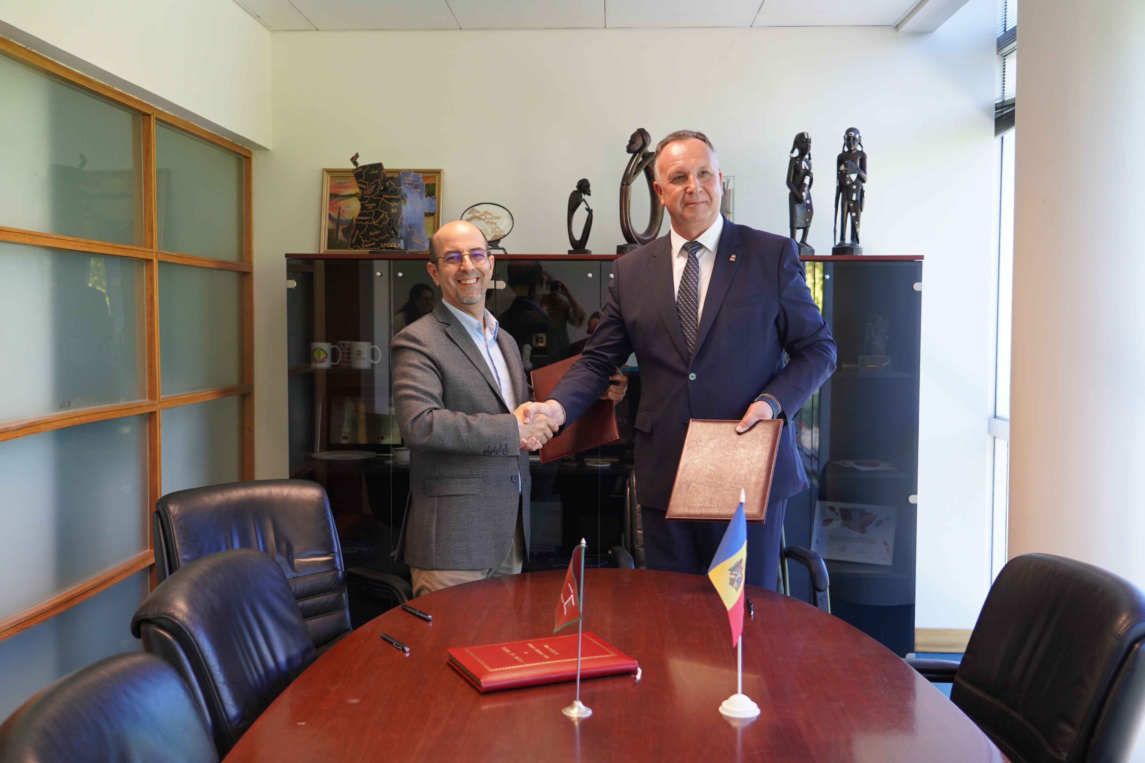 Assinatura de Protocolo Moldávia
